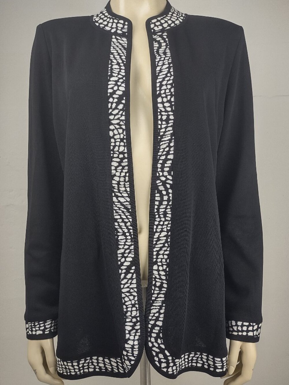 Exclusively Misook black white acrylic open front cardigan jacket ladies Large